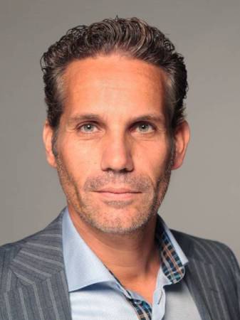 pasfoto_john_450x600.jpg